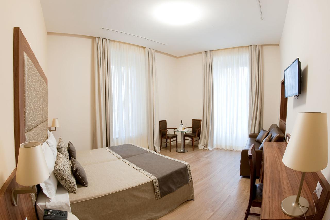 Navona Luxury Guesthouse Rome Bagian luar foto