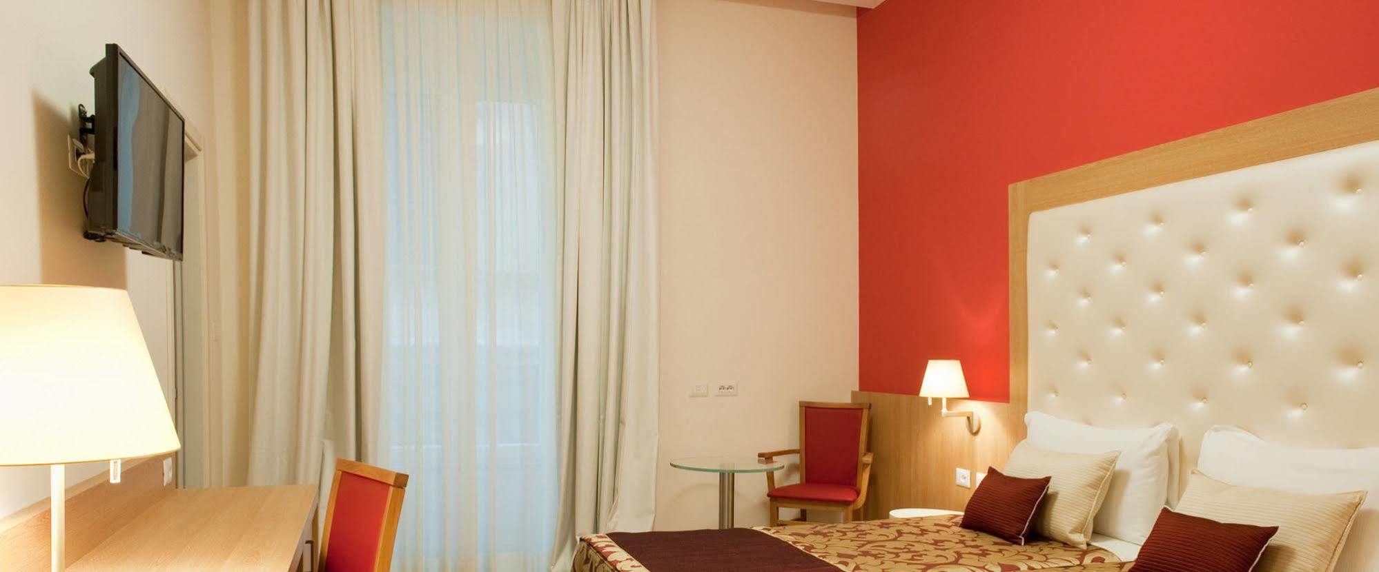 Navona Luxury Guesthouse Rome Bagian luar foto